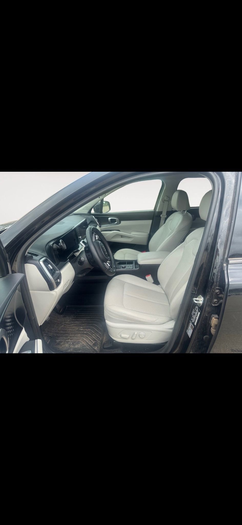 Used 2022 Kia Sorento S FWD image 9