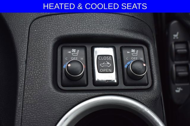 Used 2010 Nissan 370Z Touring w/ Sport Pkg image 5