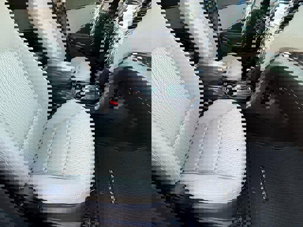 Used 2018 Hyundai Santa Fe SE image 10