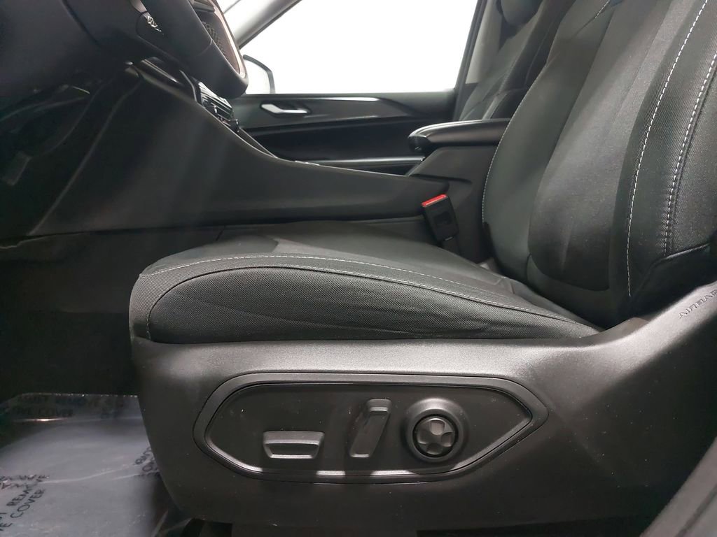 Used 2023 Jeep Grand Cherokee Laredo image 28