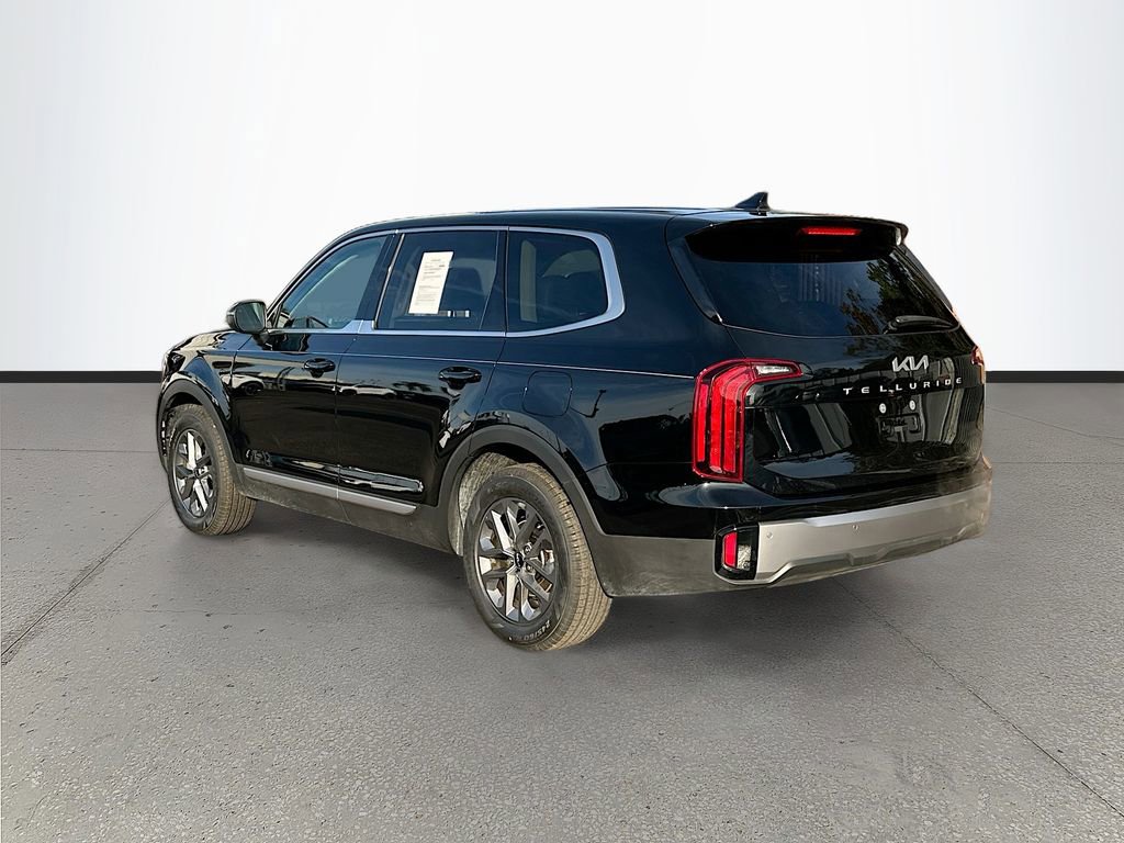 Certified 2025 Kia Telluride LX image 5