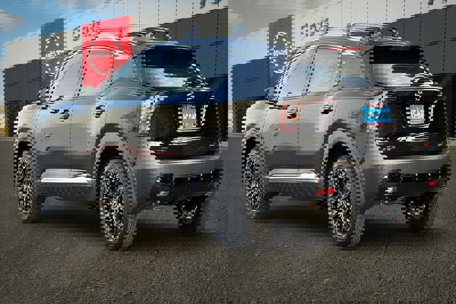 New 2026 Nissan Kicks SR w/ Illumination Package image 7