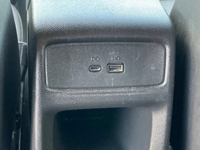 Used 2024 Chevrolet Trax RS w/ Sunroof Package FWD image 17