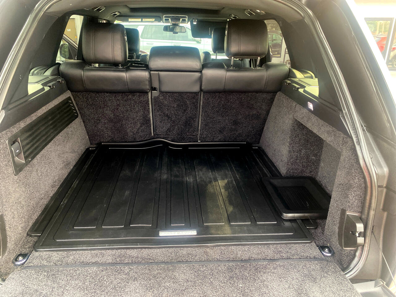 Used 2014 Land Rover Range Rover HSE image 13