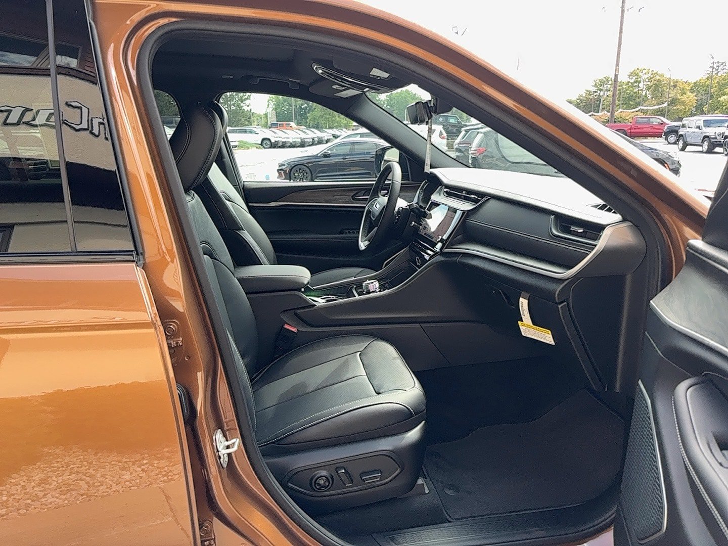 New 2027 Jeep Grand Cherokee L Limited AWD/4WD image 6