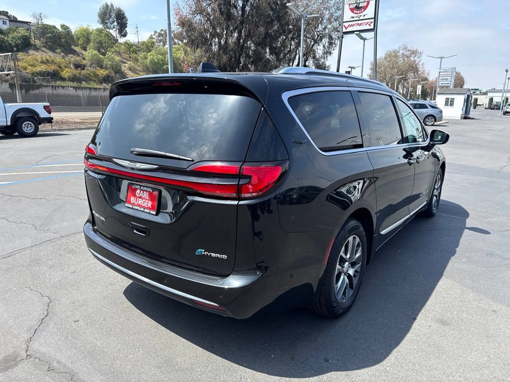 Certified 2023 Chrysler Pacifica Pinnacle FWD image 8