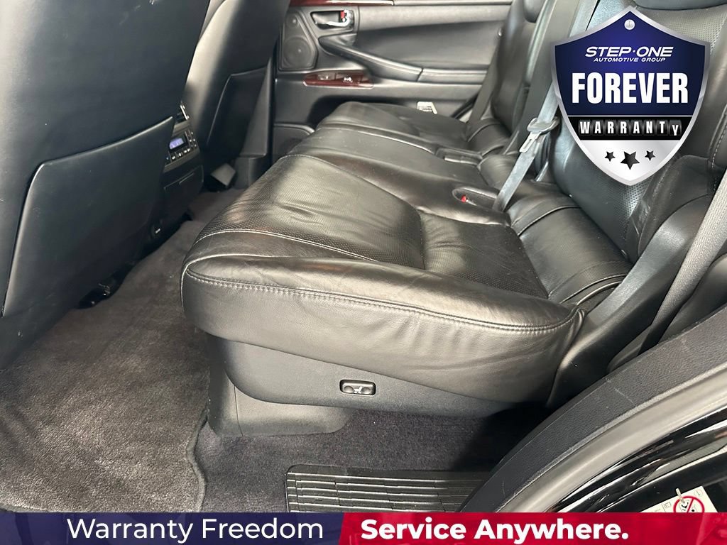 Used 2013 Lexus LX 570 4WD w/ Luxury Pkg w/Pre-crash image 30