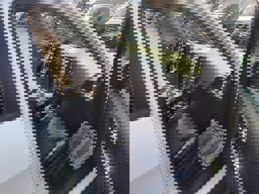 Used 2016 Jeep Cherokee Trailhawk w/ Cold Weather Group image 23