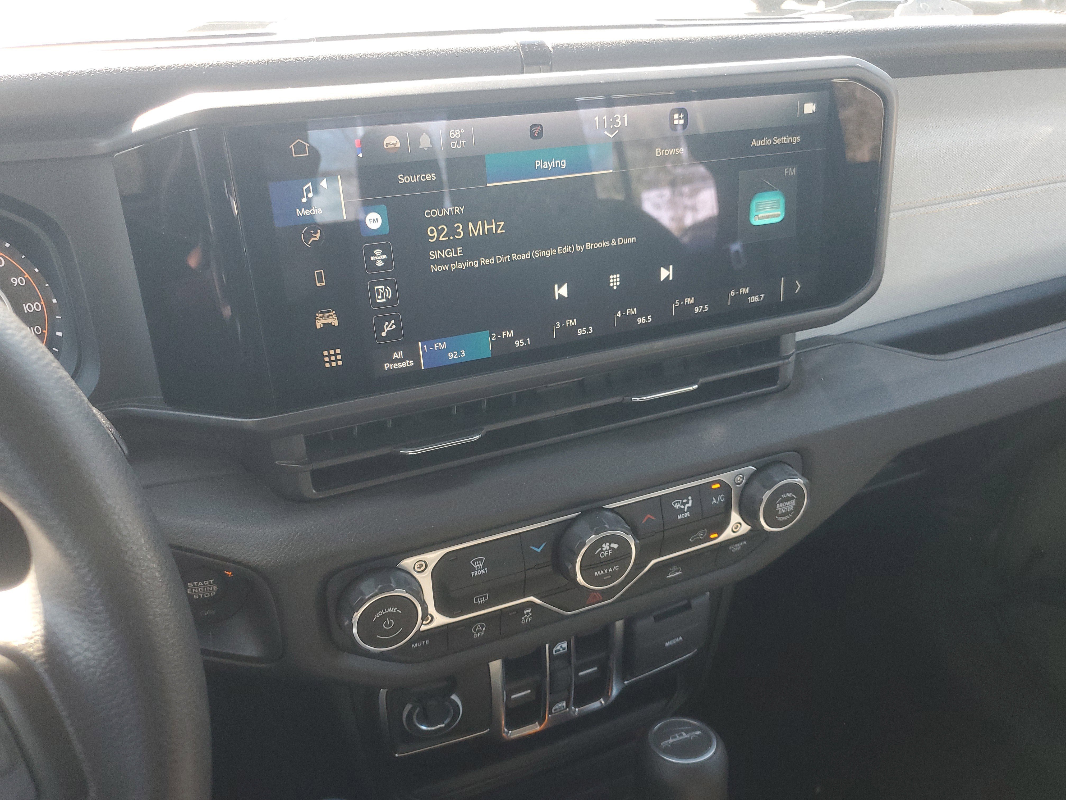 Used 2025 Jeep Gladiator Sport AWD/4WD image 34