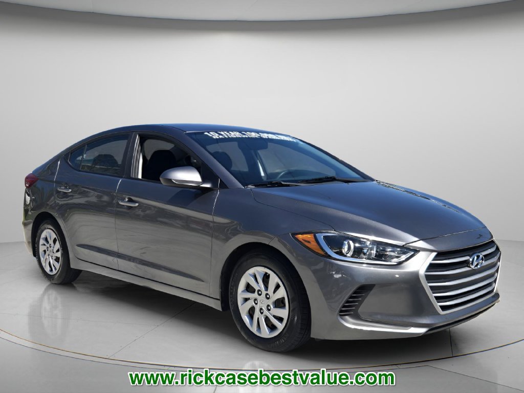 Used 2018 Hyundai Elantra SE w/ SE Connectivity Package 04 FWD image 8