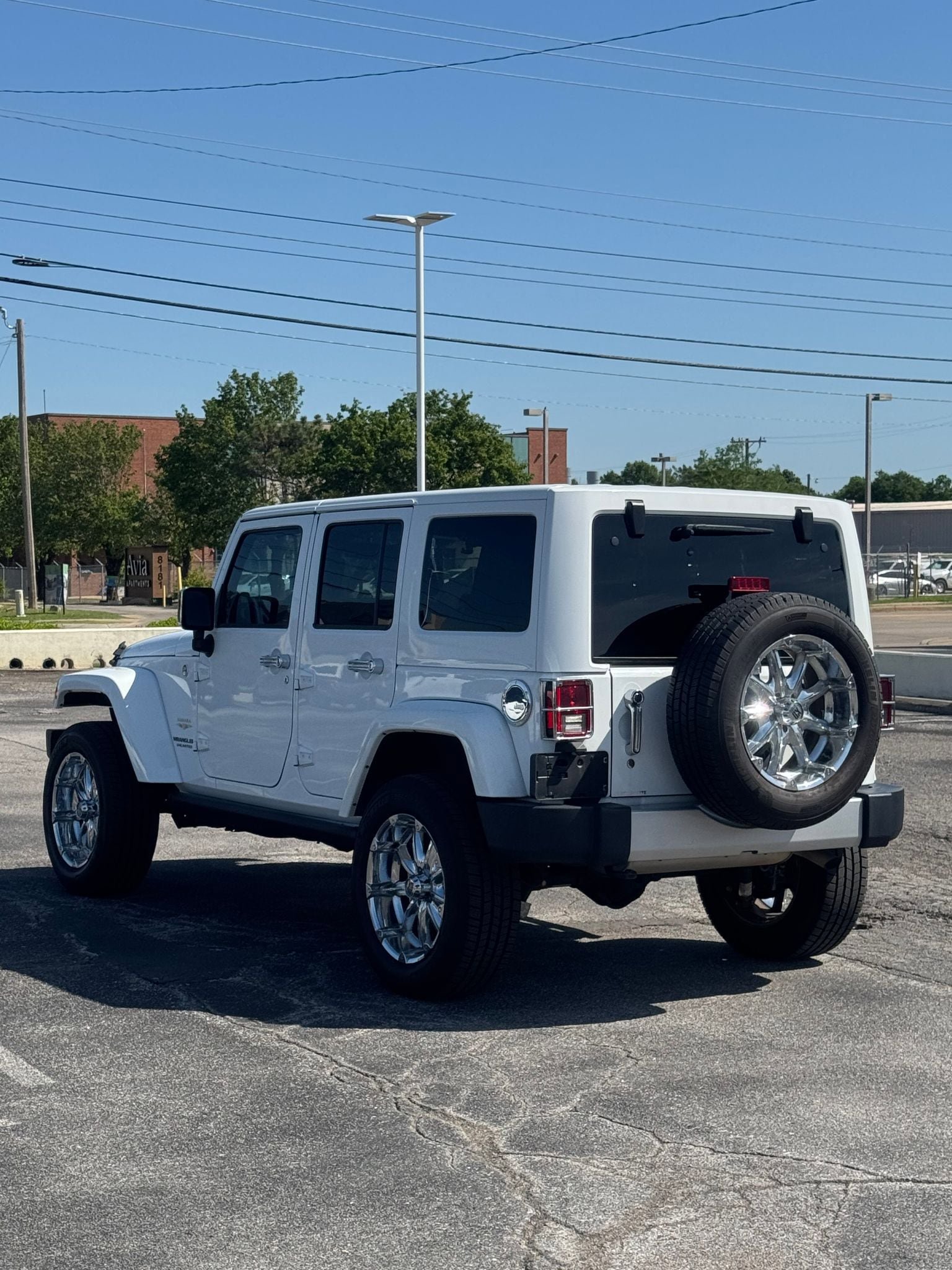 Used 2014 Jeep Wrangler Unlimited Sahara w/ Connectivity Group image 4