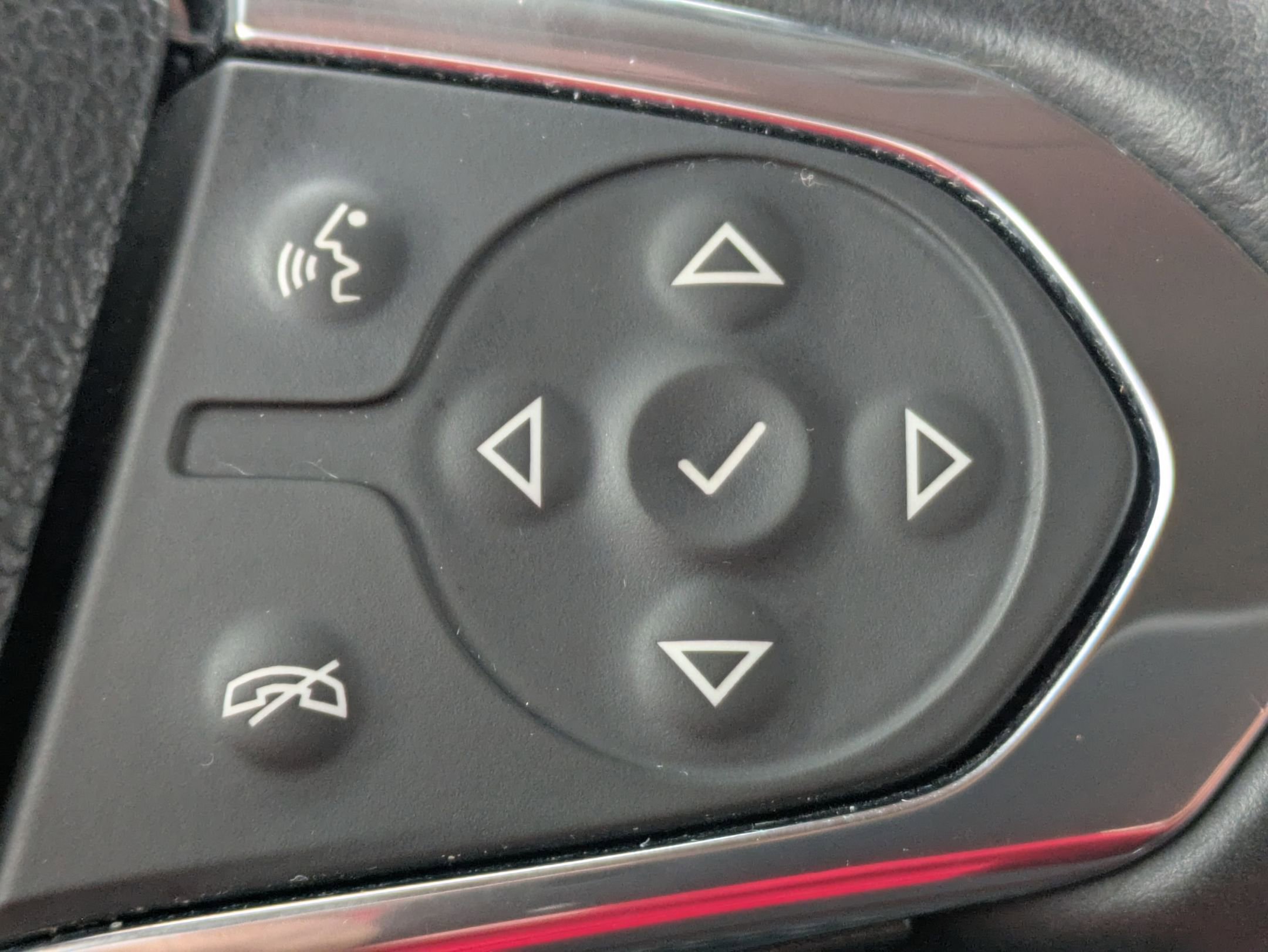 Used 2018 Chevrolet Traverse LT image 13