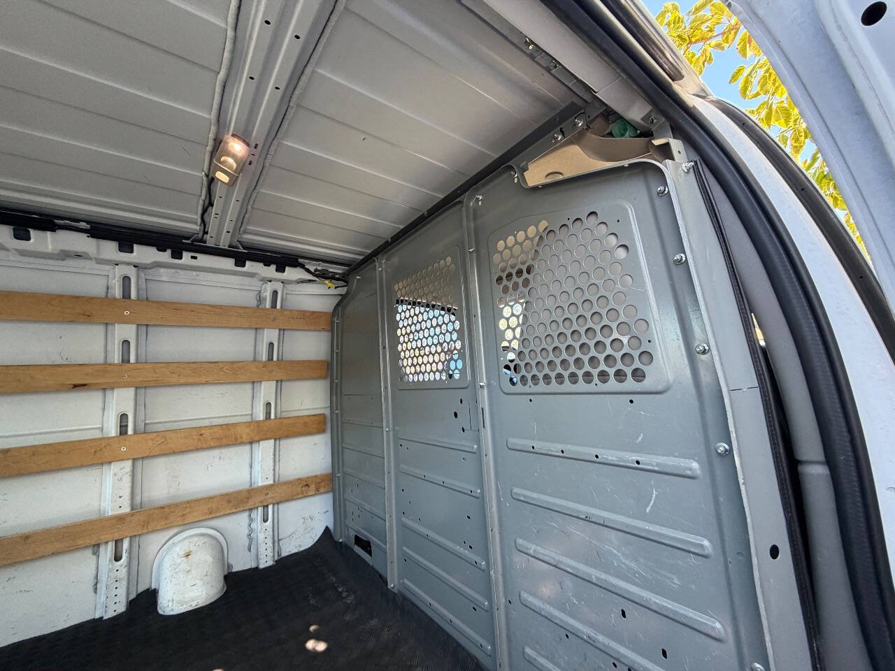 Used 2016 GMC Savana 2500 RWD image 27