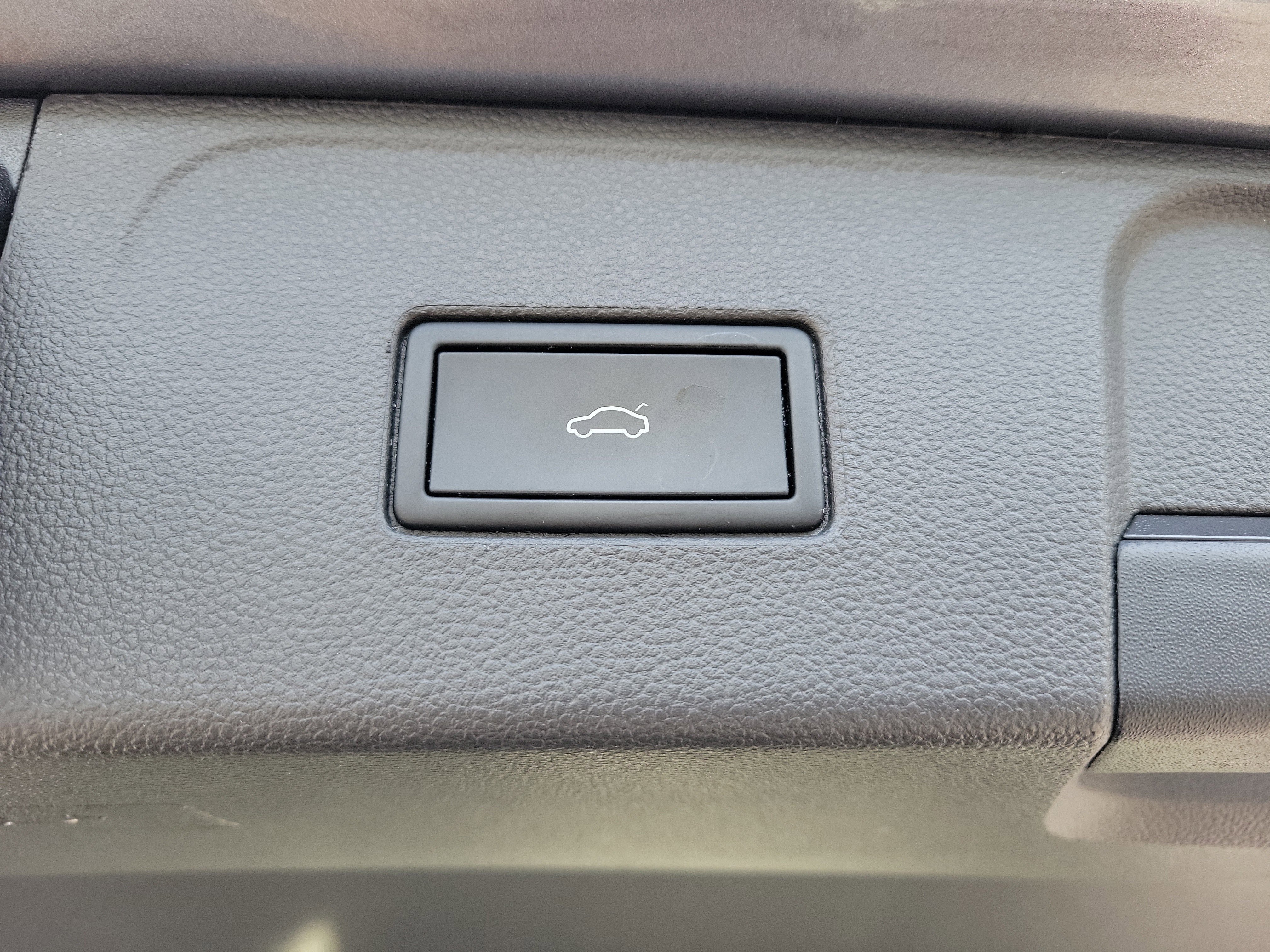 Used 2021 Volkswagen Atlas SE image 15