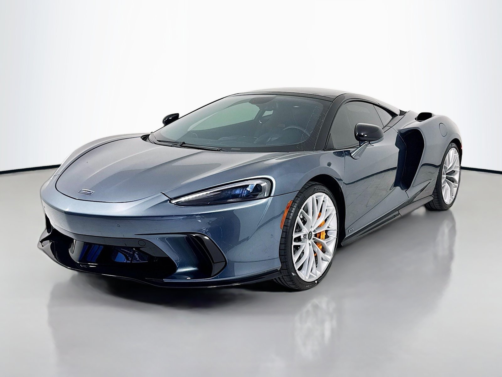 Used 2025 McLaren GTS RWD image 3