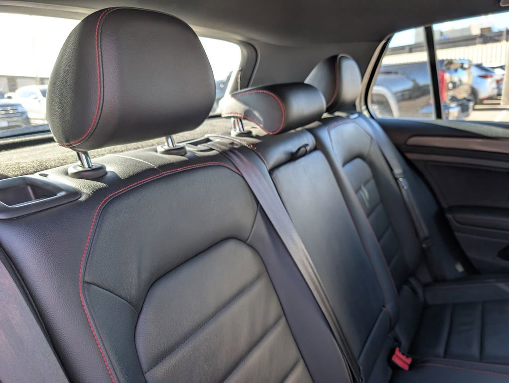 Used 2018 Volkswagen GTI SE image 16