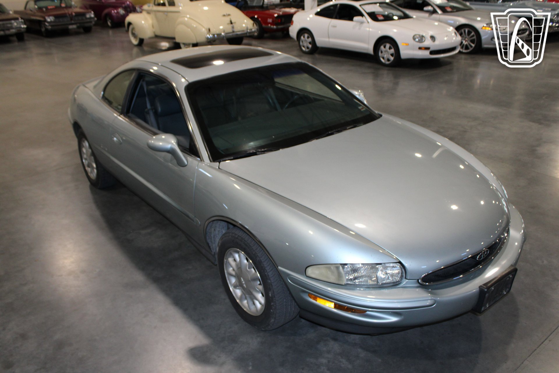 Used 1995 Buick Riviera Supercharged Coupe image 21