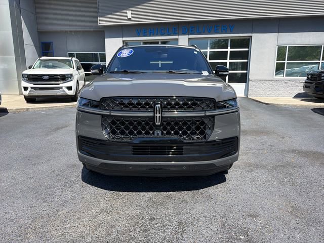 Used 2025 Lincoln Navigator Black Label AWD/4WD image 3