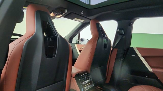 Used 2024 BMW iX xDrive50 w/ Premium Package AWD/4WD image 30