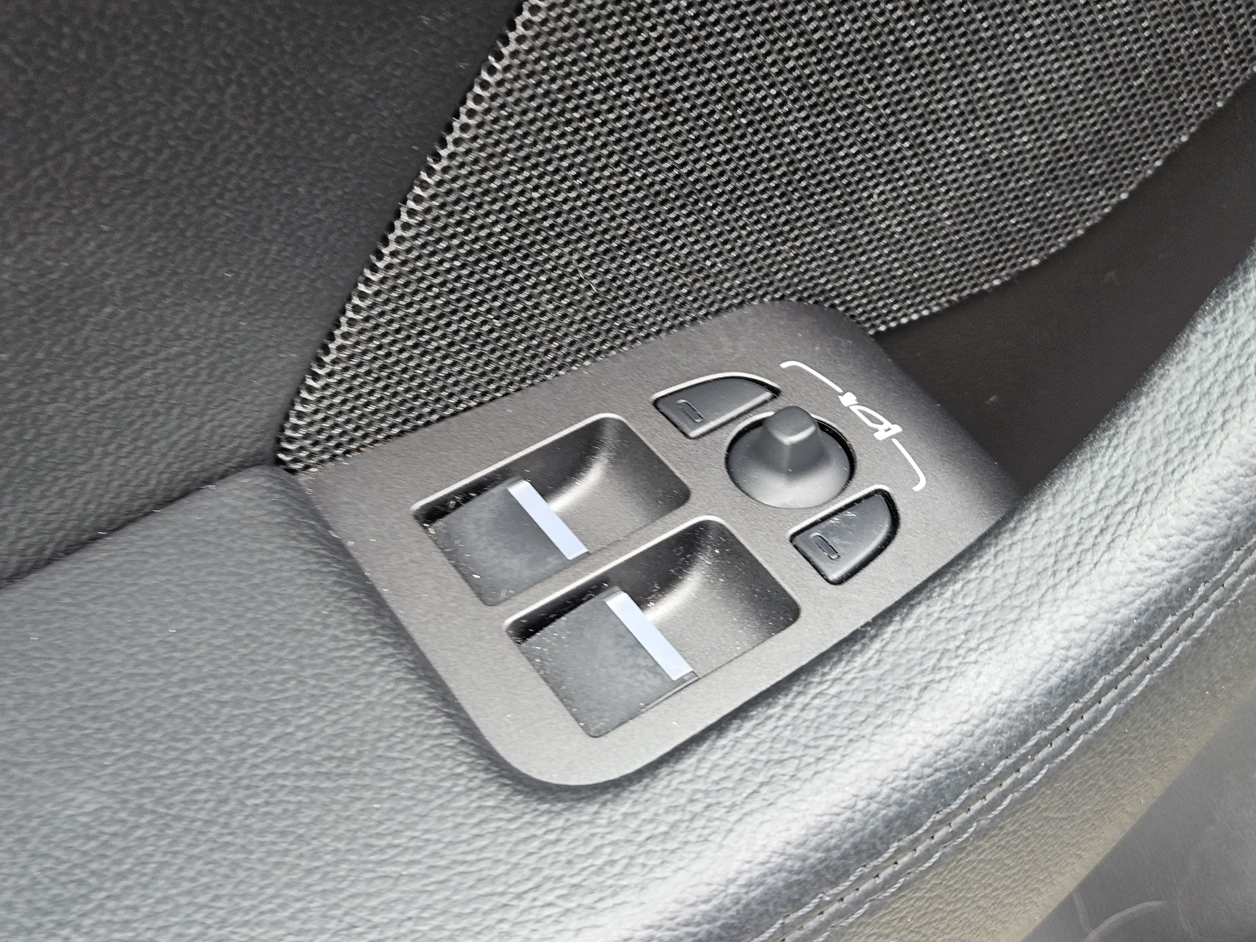 Used 2024 Jaguar F-TYPE R-Dynamic RWD image 25