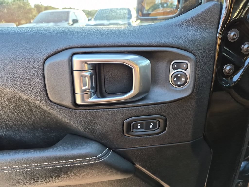 Used 2021 Jeep Wrangler Unlimited Rubicon AWD/4WD image 22