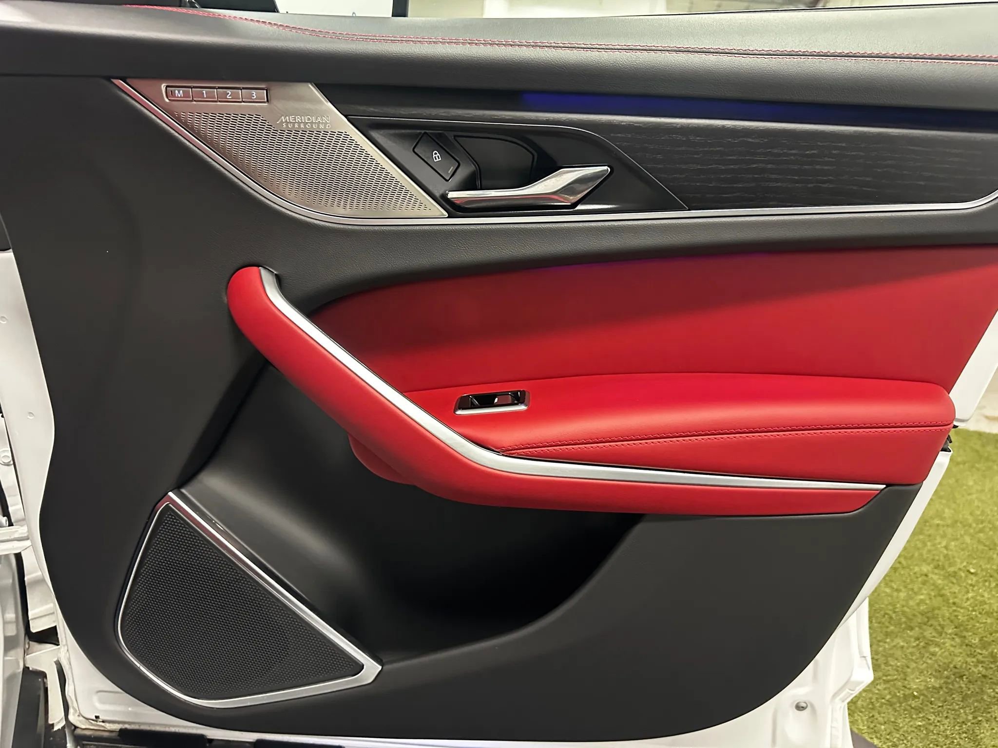 Used 2026 Jaguar F-PACE R-Dynamic S image 26