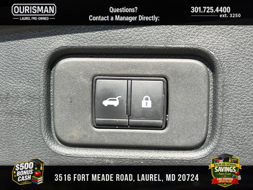 Used 2025 Nissan Pathfinder SV FWD image 19
