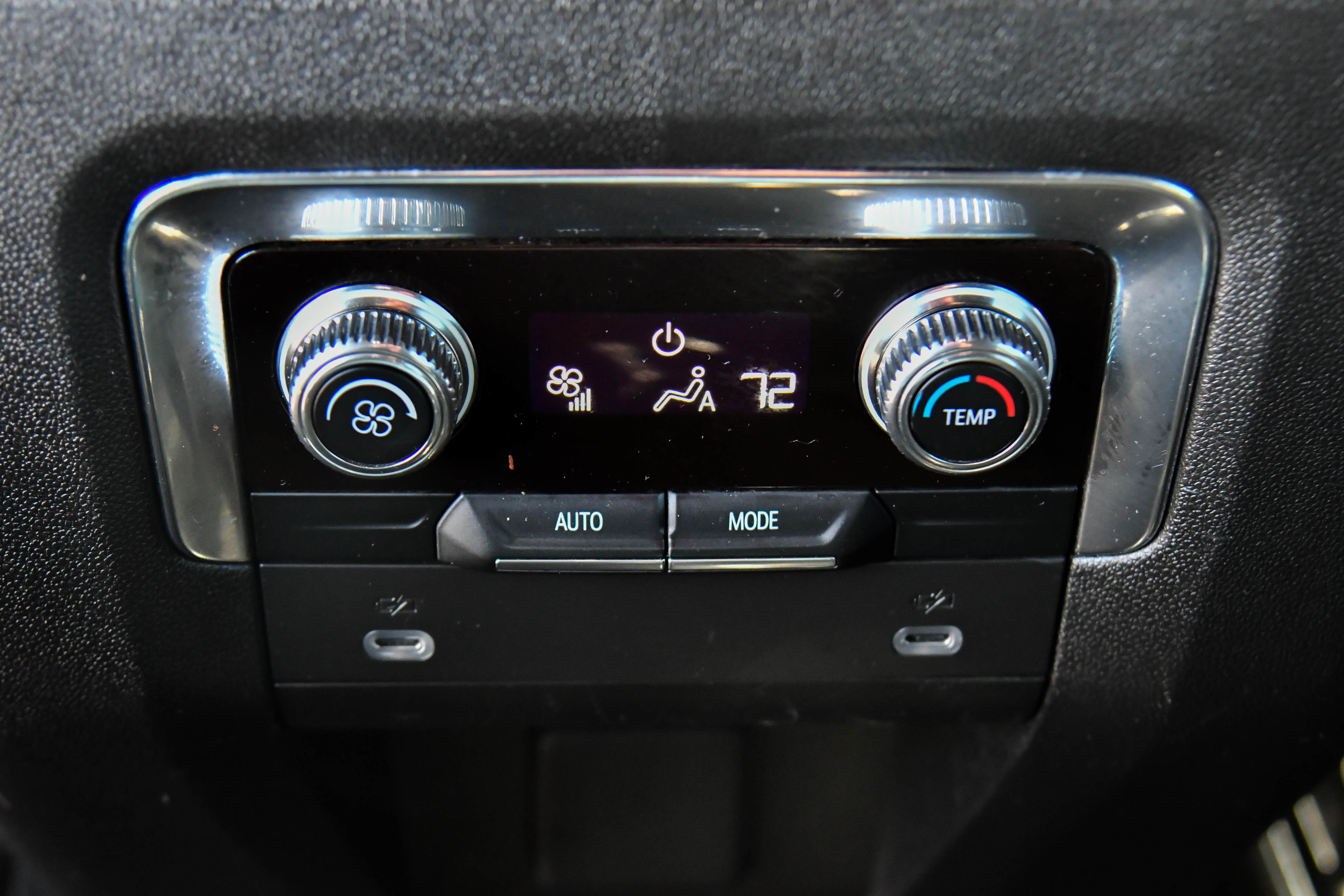 Used 2023 GMC Yukon XL SLE RWD image 43