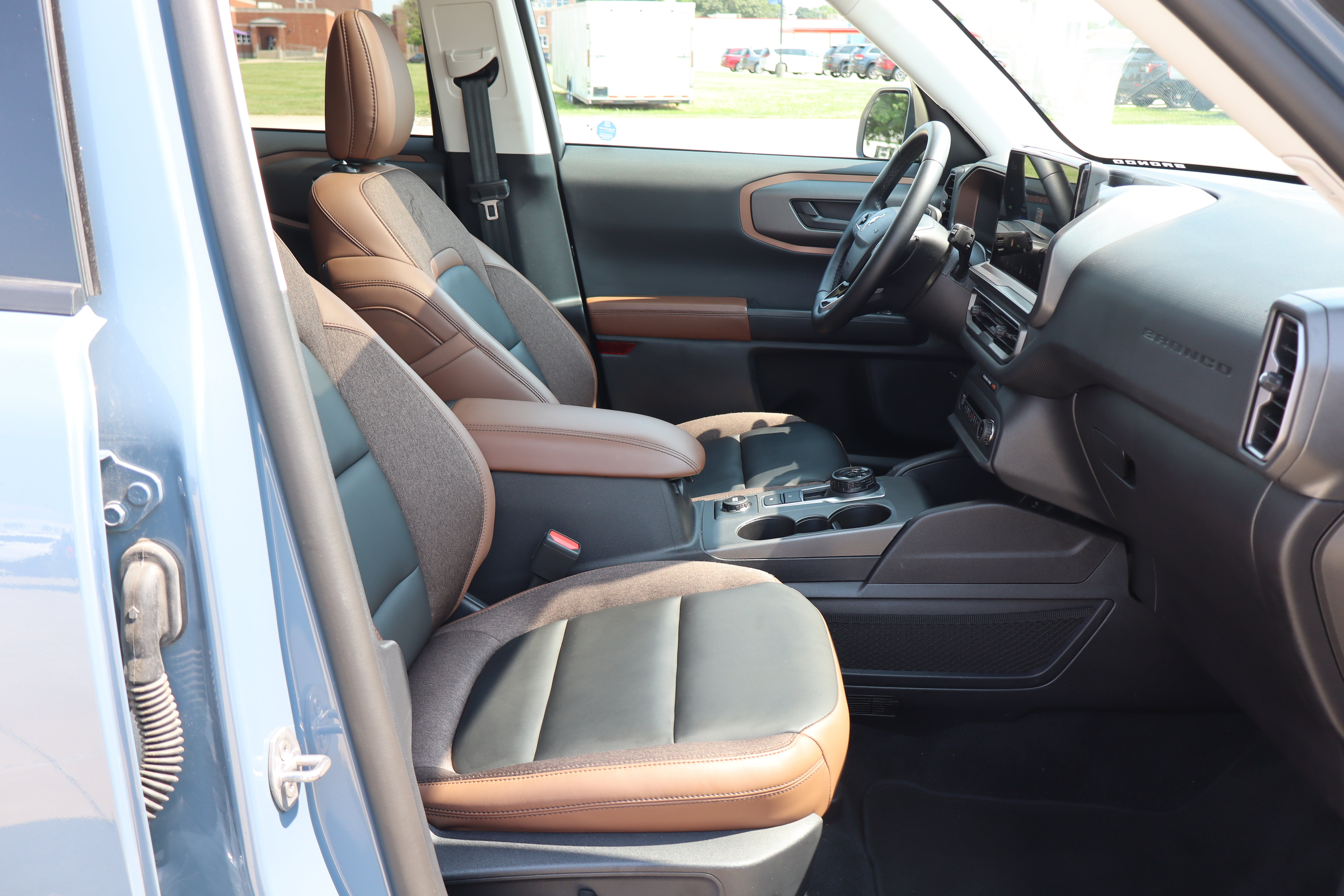 Used 2025 Ford Bronco Sport Outer Banks w/ Outer Banks Tech Package+ AWD/4WD image 12