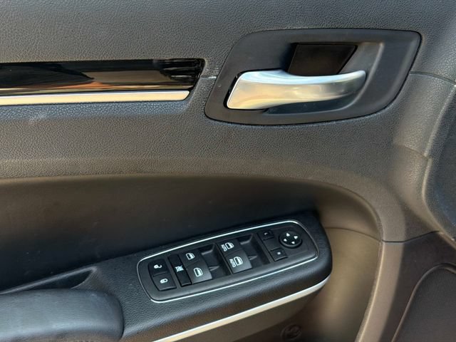 Used 2023 Chrysler 300 Touring w/ Sport Appearance Package RWD image 18