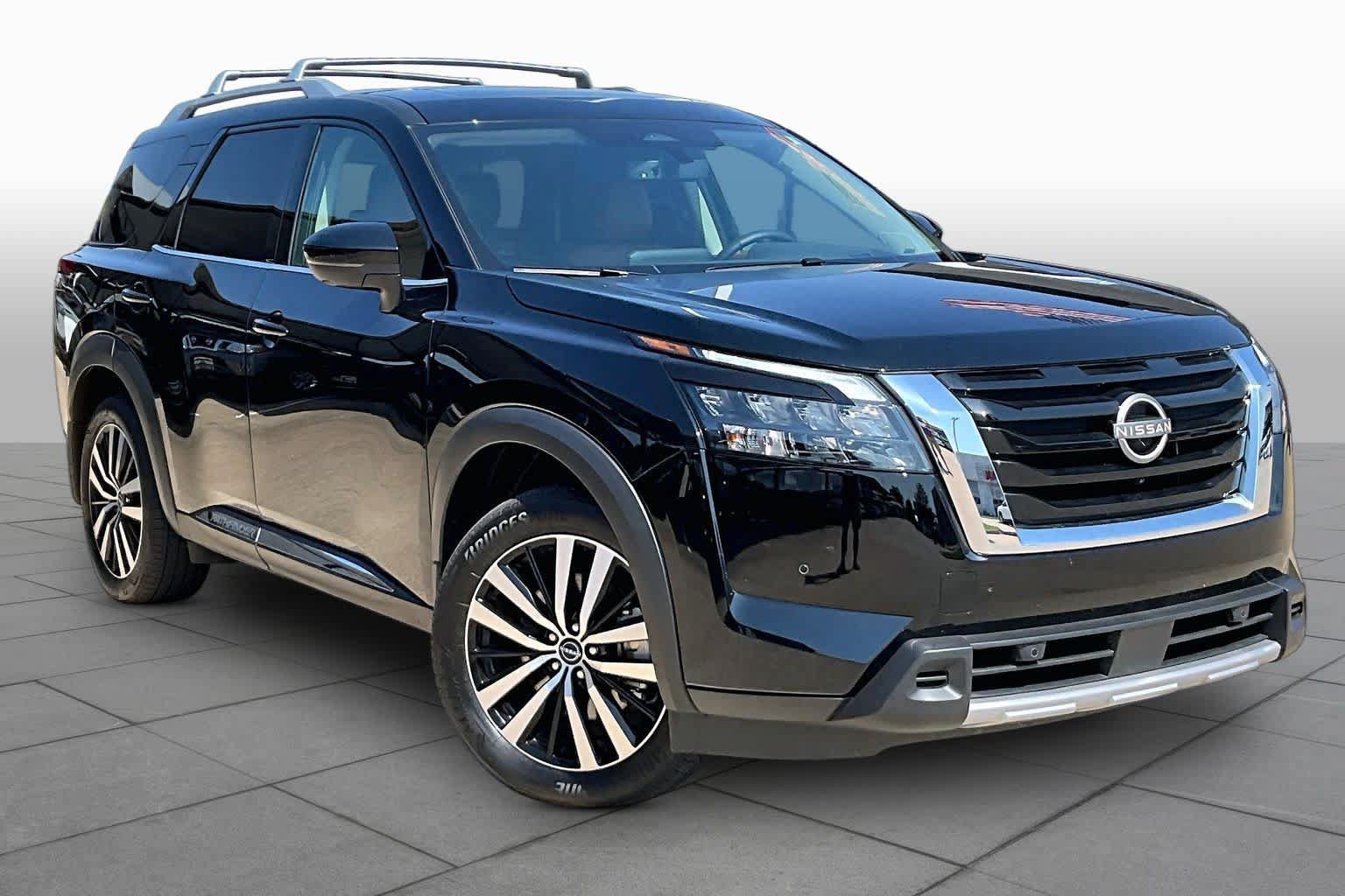 Certified 2025 Nissan Pathfinder Platinum w/ Cargo Package FWD image 2