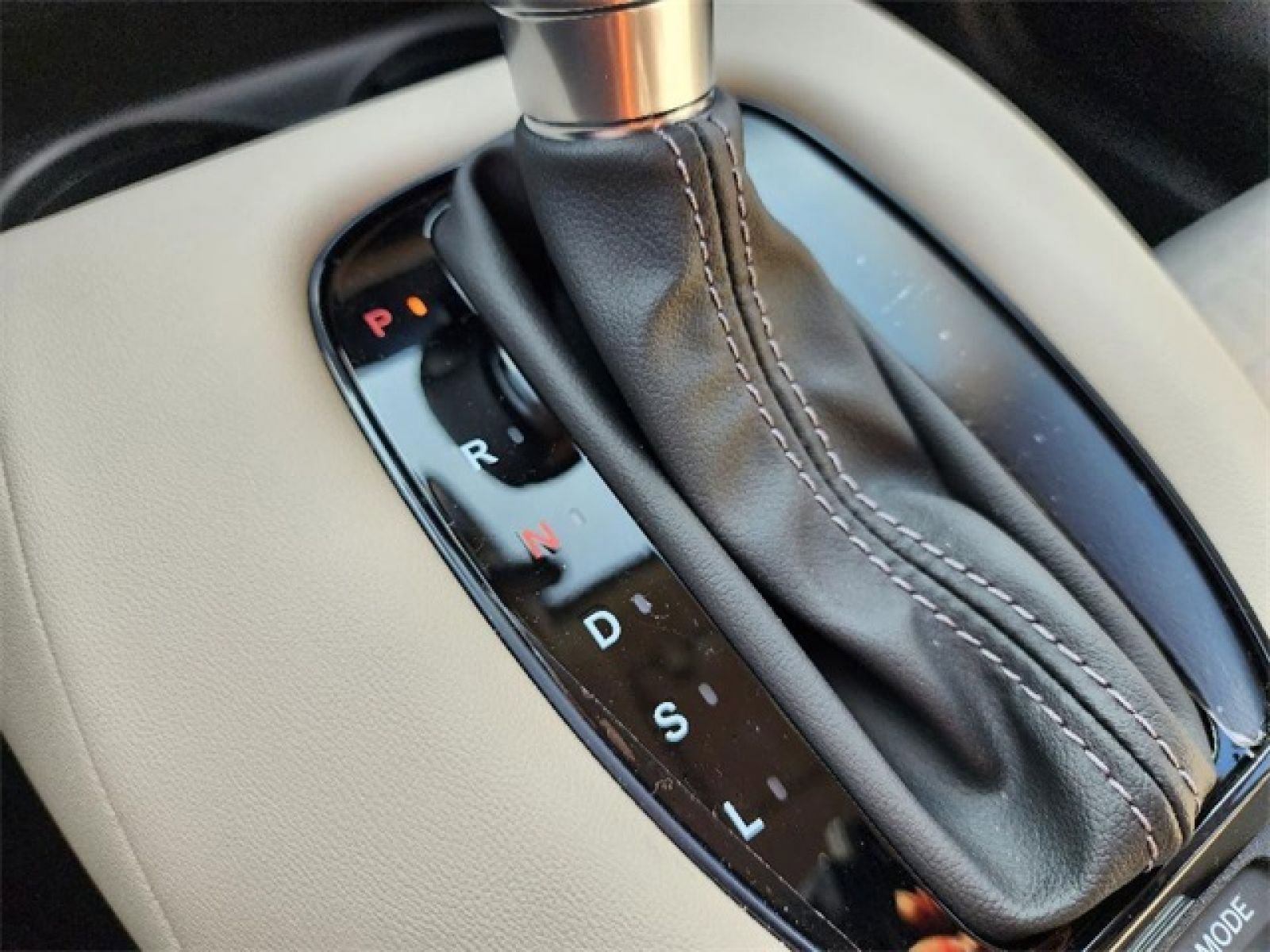 Used 2025 Honda HR-V LX image 18