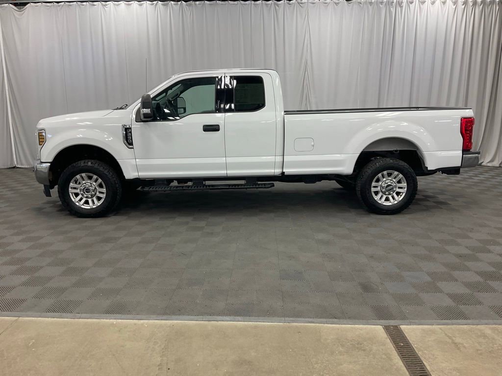 Used 2019 Ford F250 XLT w/ Camper Package AWD/4WD image 3