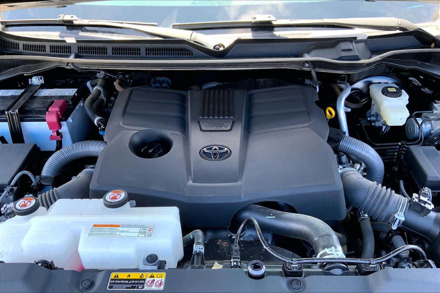 Used 2024 Toyota Tundra Limited w/ Power Package AWD/4WD image 32