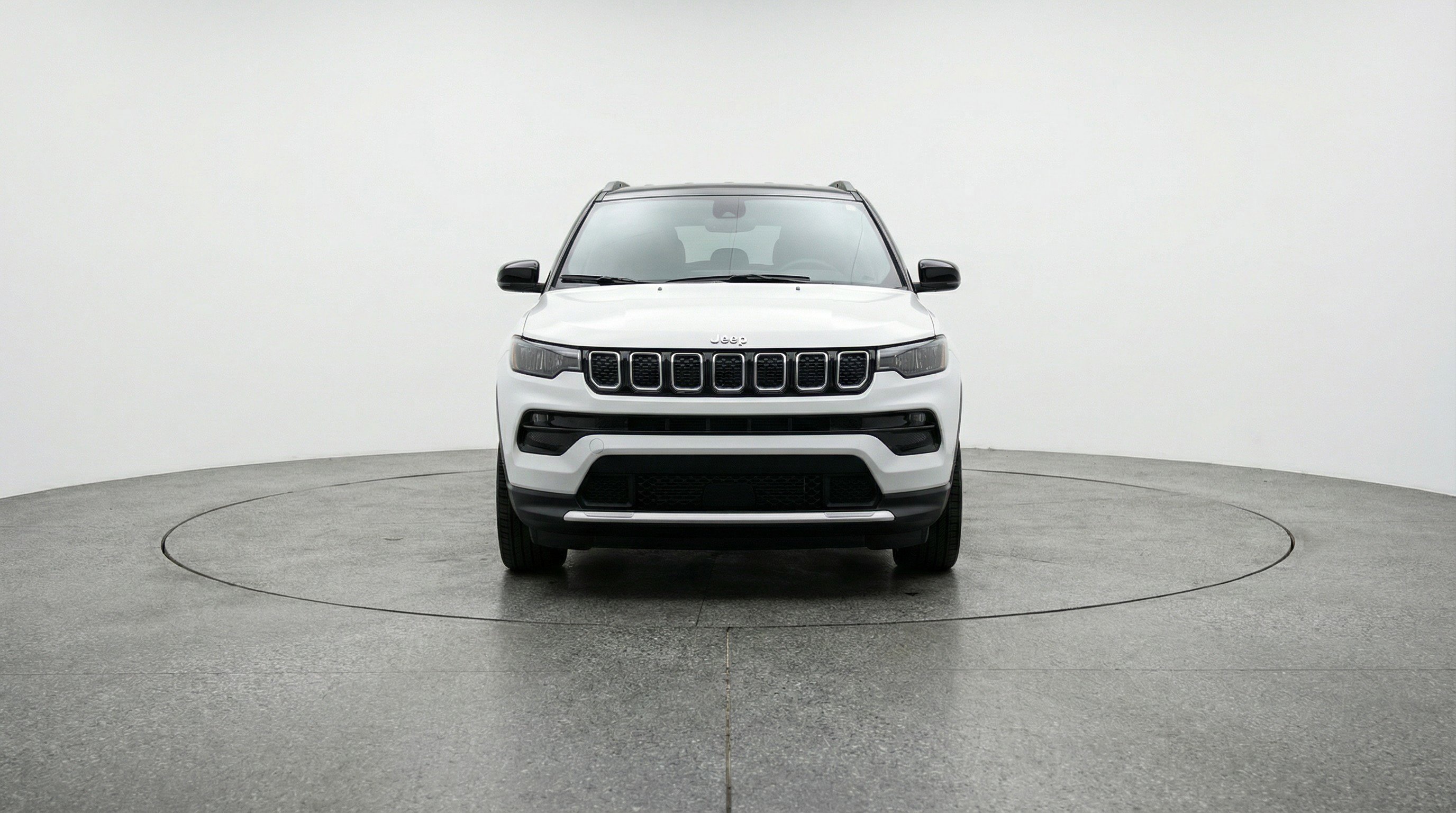 Used 2025 Jeep Compass Limited AWD/4WD image 2