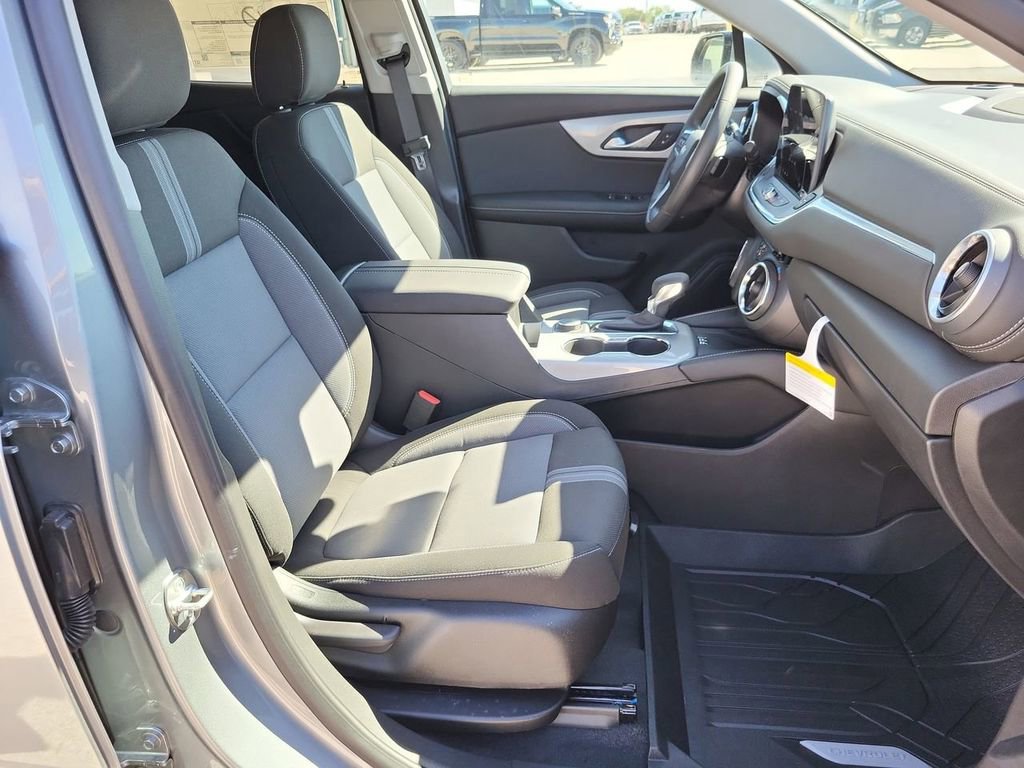 New 2026 Chevrolet Blazer LT w/ Convenience Package image 24