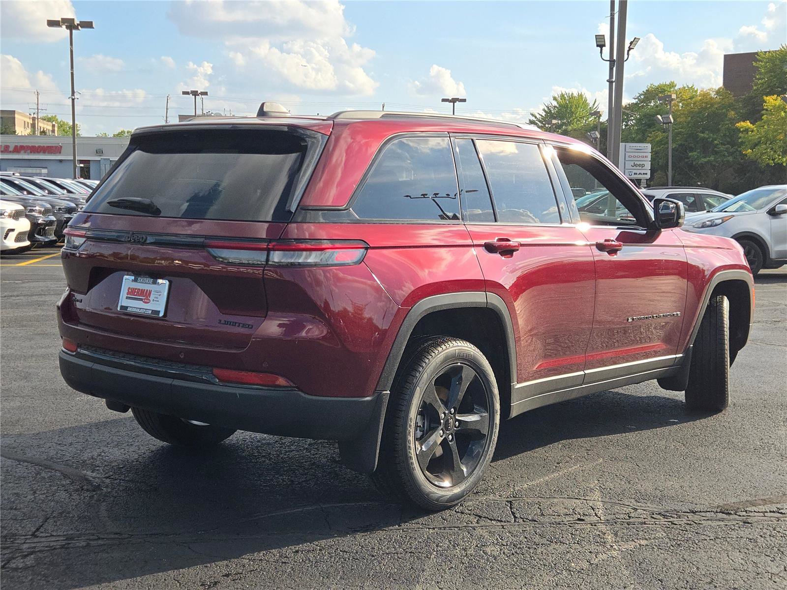 New 2025 Jeep Grand Cherokee Limited w/ Black Appearance Package image 12