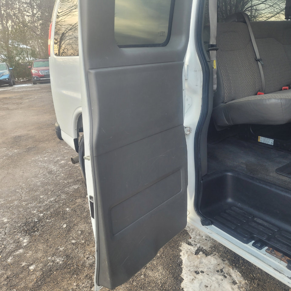 Used 2016 Chevrolet Express 3500 LT w/ LT Preferred Equipment Group image 30