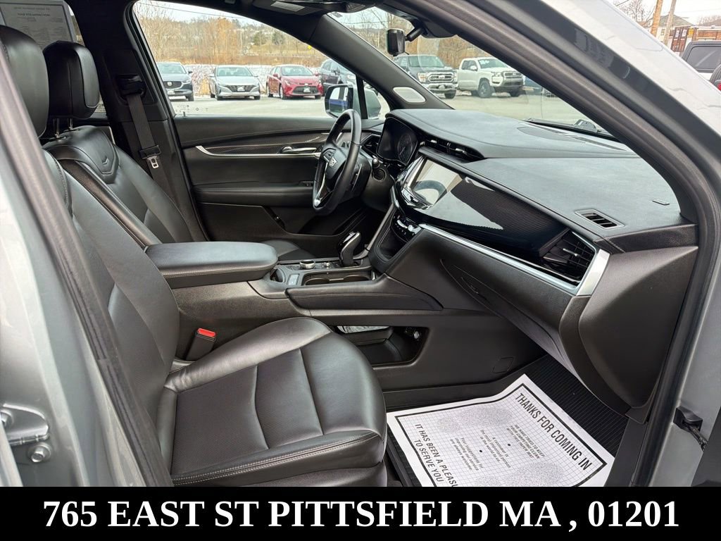 Used 2024 Cadillac XT6 Sport w/ Technology Package image 27