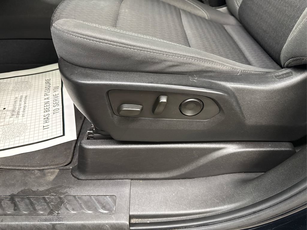 Used 2022 Chevrolet Suburban LS image 39