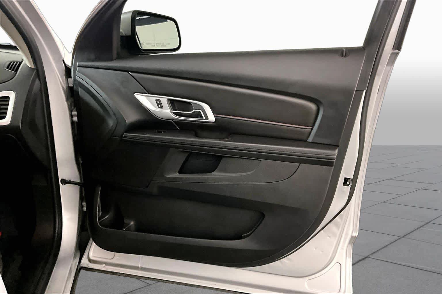 Used 2016 GMC Terrain SLE FWD image 21