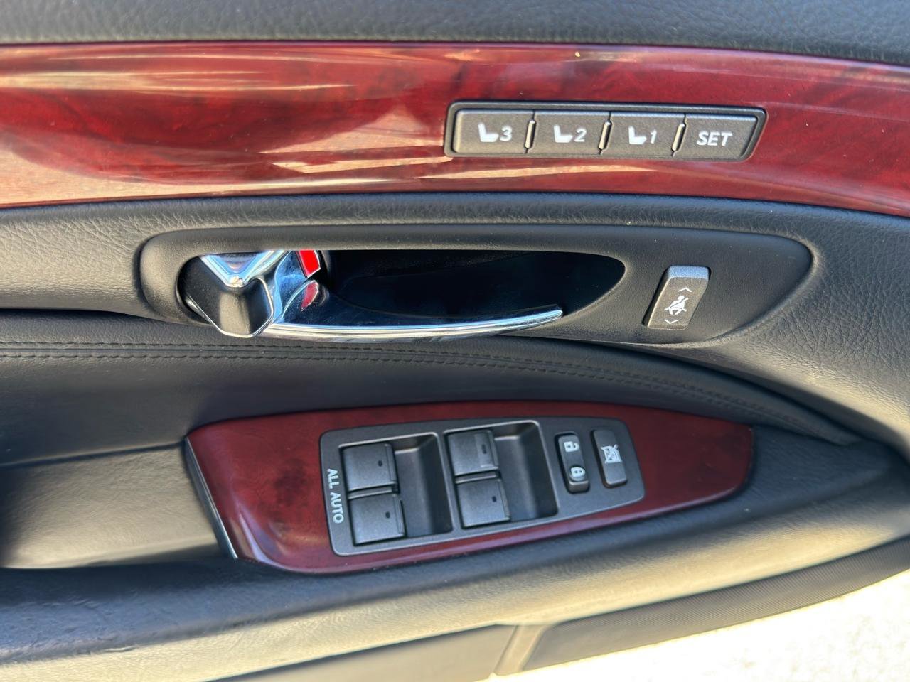 Used 2007 Lexus LS 460 RWD image 15