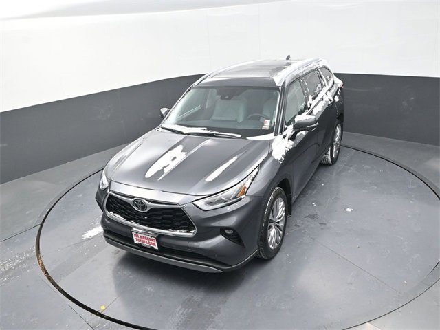 Used 2024 Toyota Highlander Platinum image 21