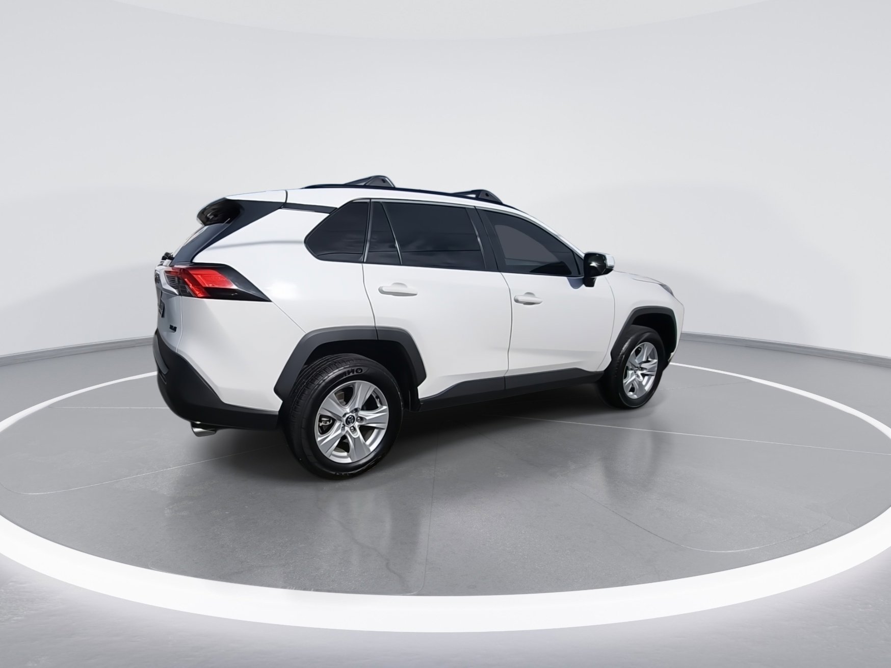 Used 2021 Toyota RAV4 XLE image 8