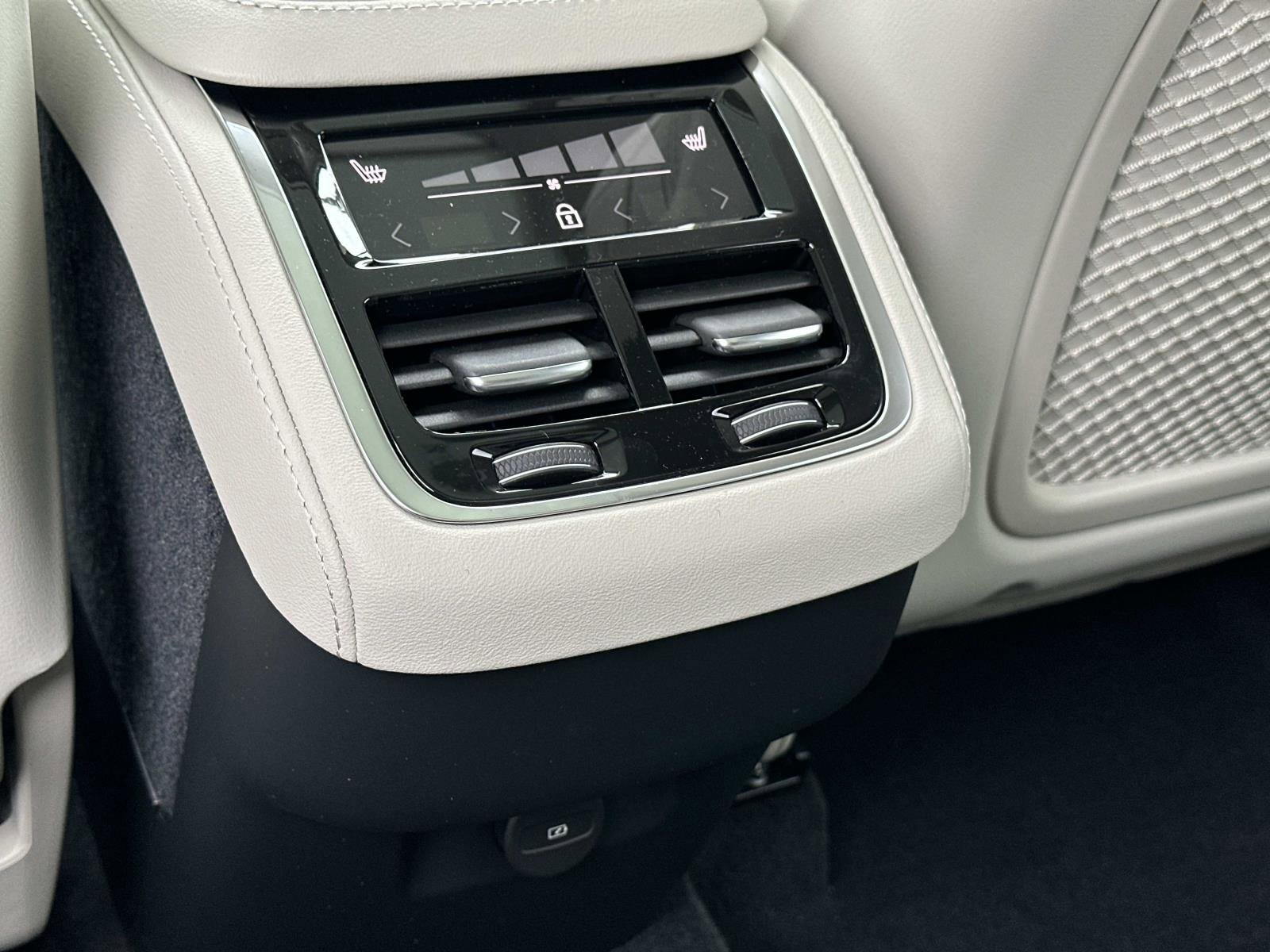 New 2026 Volvo XC90 B6 Ultra w/ Protection Package AWD/4WD image 10