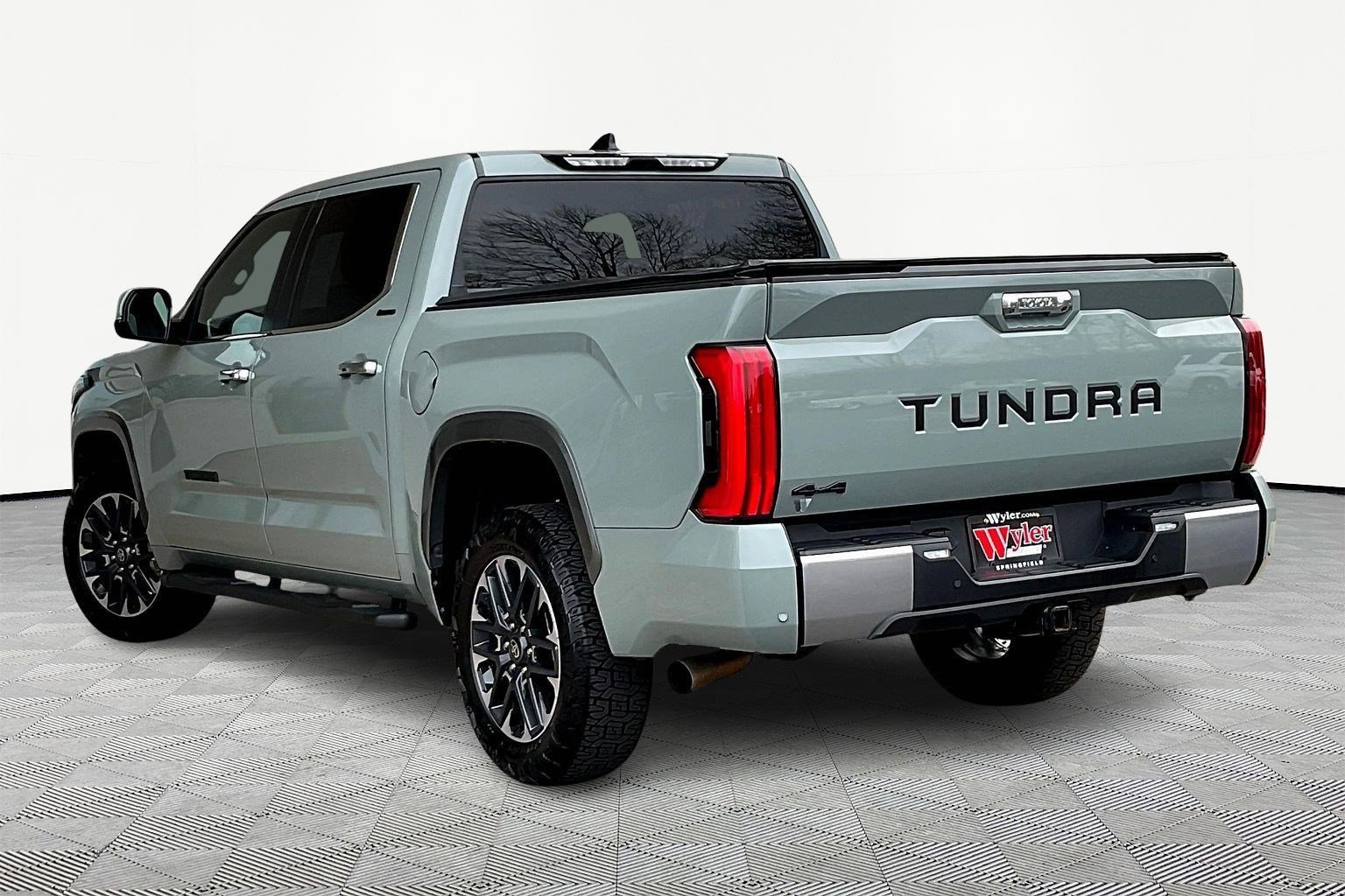 Used 2025 Toyota Tundra Limited image 4