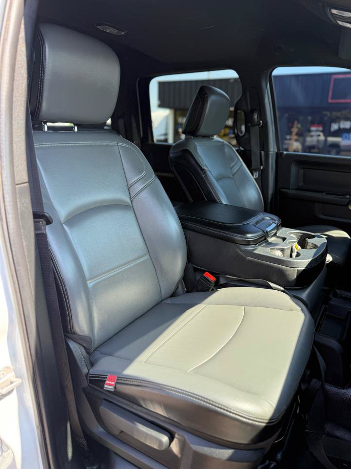 Used 2023 RAM 3500 Tradesman w/ Chrome Appearance Group AWD/4WD image 13