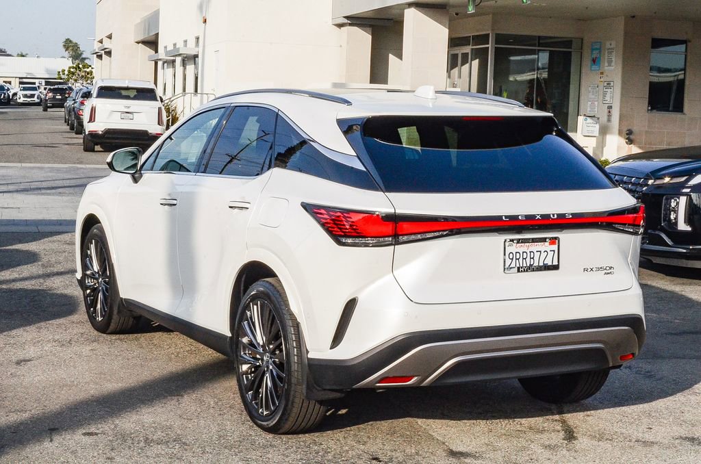 Used 2025 Lexus RX 350 w/ Convenience Package image 4