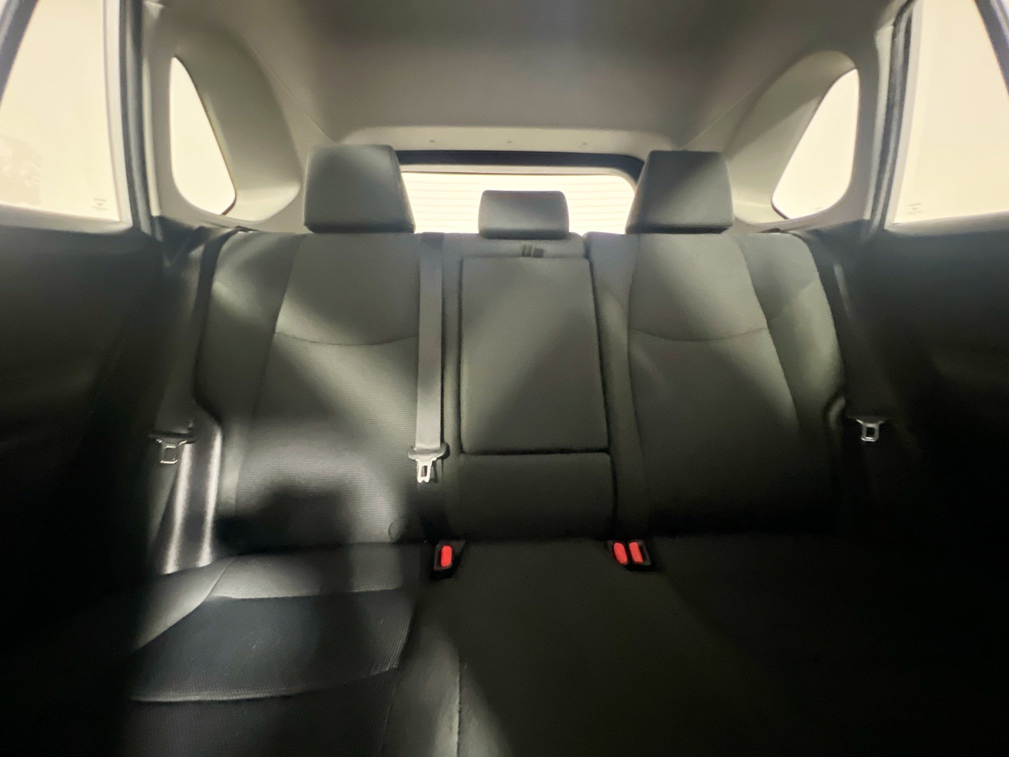 Used 2020 Toyota RAV4 LE image 31