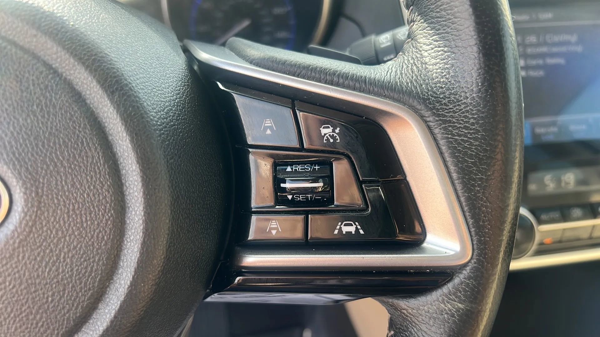 Used 2018 Subaru Outback 2.5i Limited AWD/4WD image 12